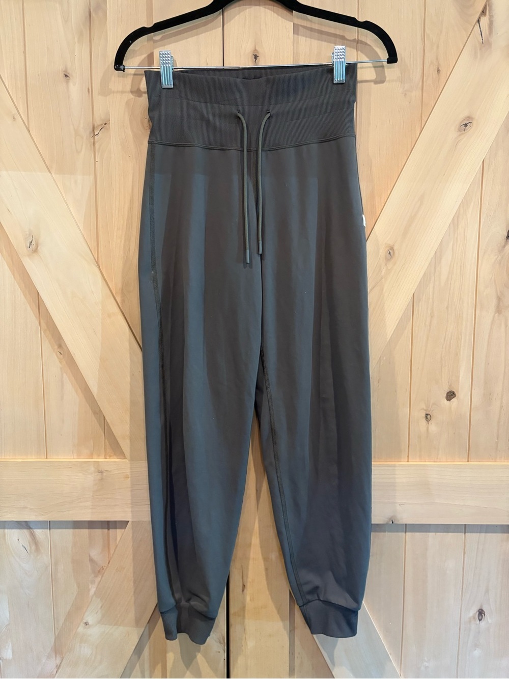 Vuori Olive Green Drawstring Joggers